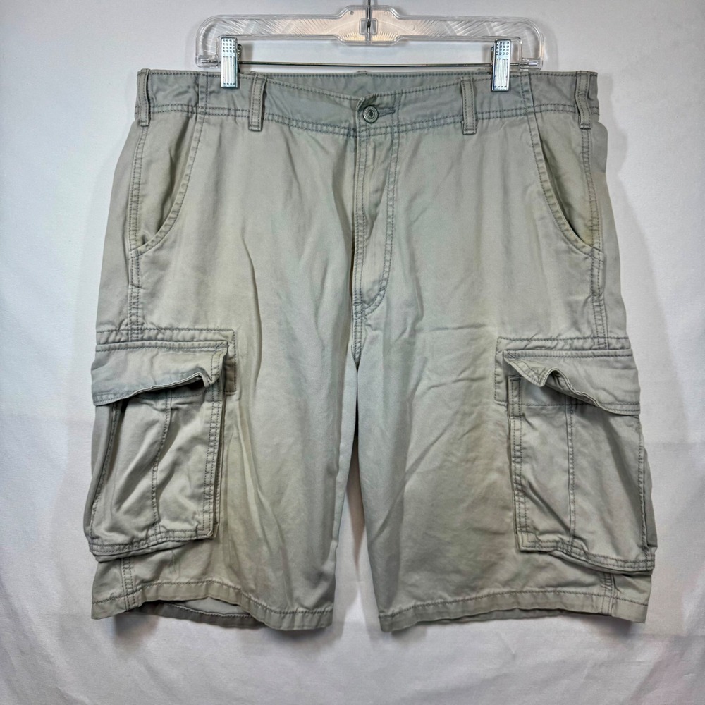 Levi's Cargo Shorts Distressed Relaxed Fit Casual Outdoor Khaki Gray Size 36 Y2K